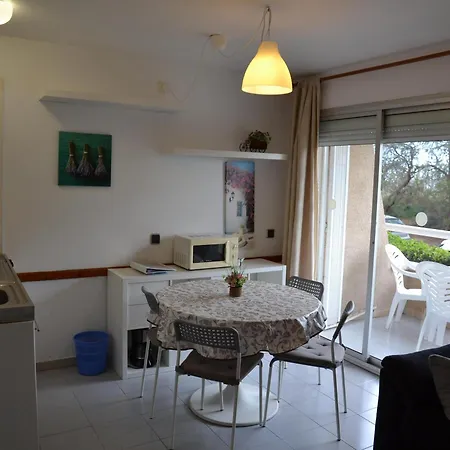 Apartamento Acogedor En La Playa Con Acceso Directo Al Mar Y Piscina En - Es-323-22 *